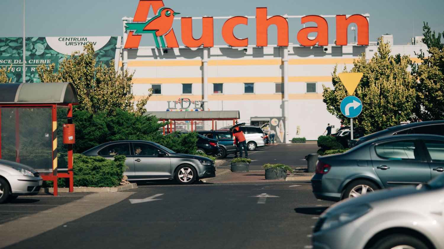 Kolejne sieci handlowe wprowadzają płatny parking