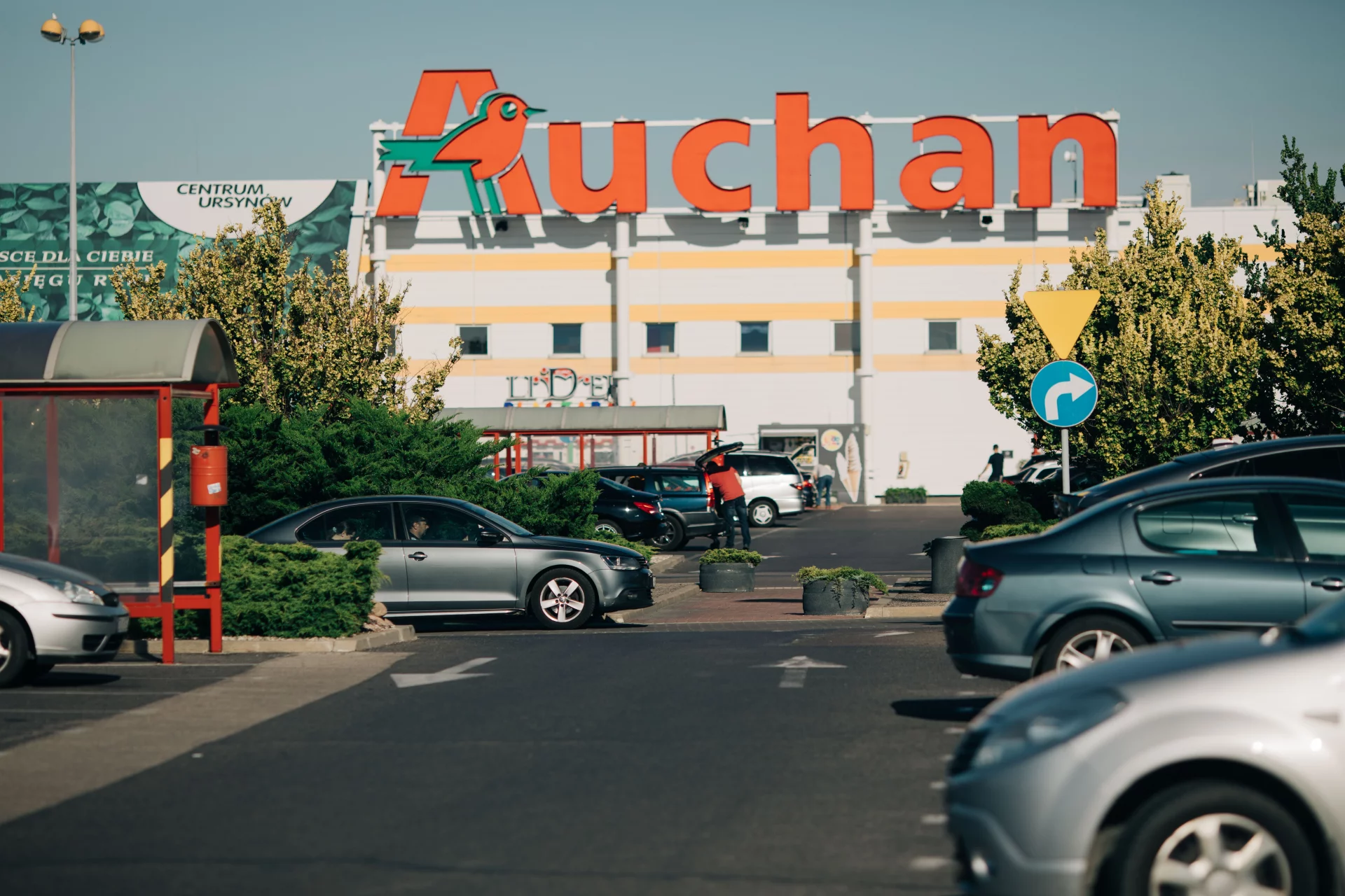 Kolejne sieci handlowe wprowadzają płatny parking