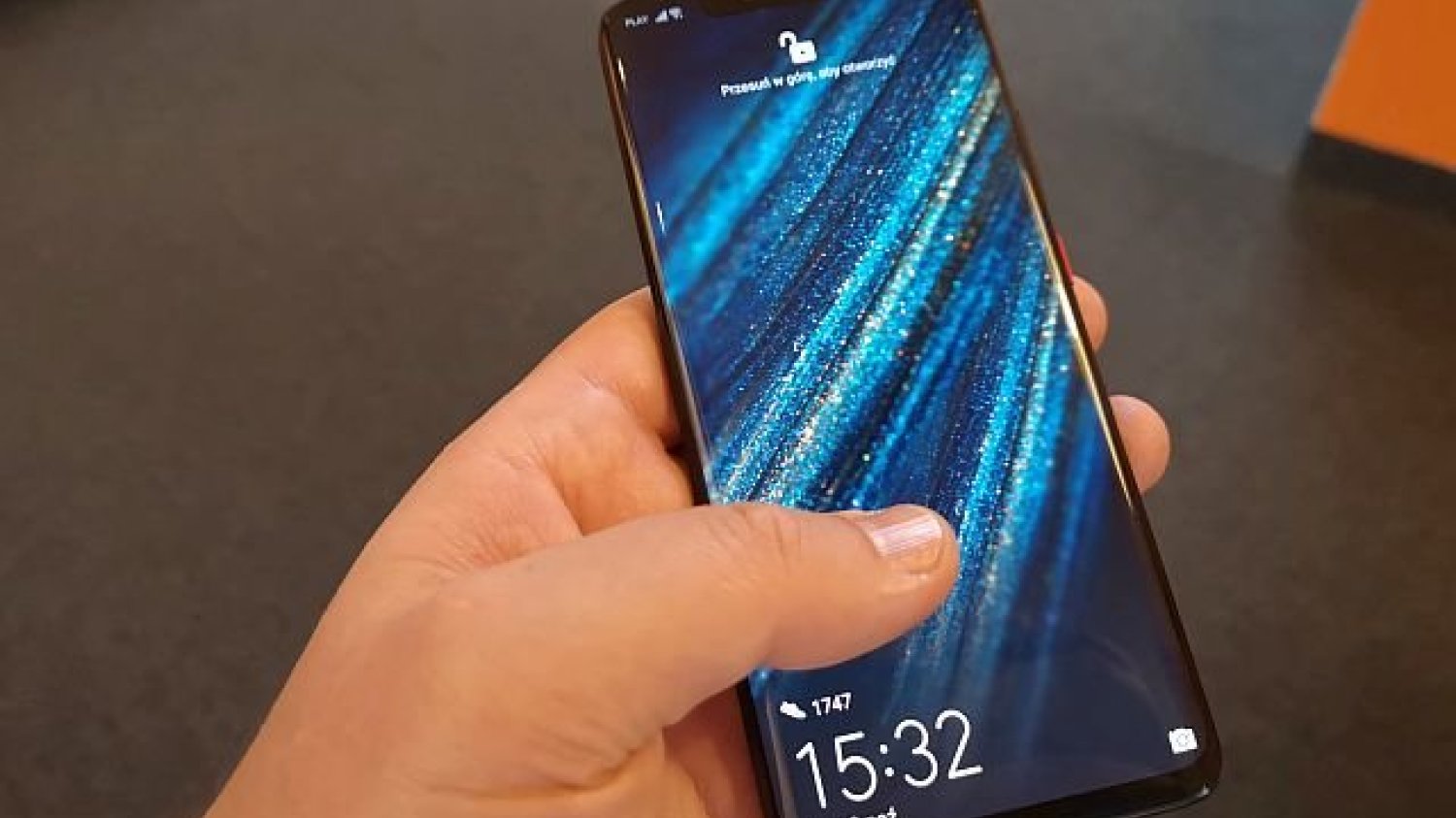 Wokół poprawnego ładowania telefonów urosło wiele mitów.