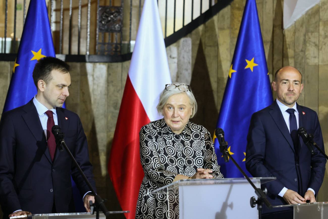 Rozpoczyna pracę Ministerstwo Przemysłu.