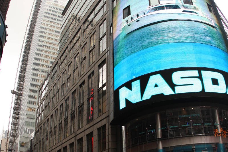 Wejście do NASDAQ jest tańsze i prostsze od wejścia na tradycyjne giełdy kapitałowe.