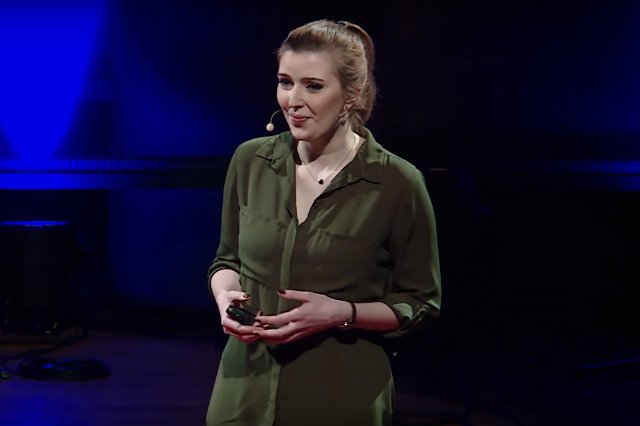 Anna Wysocka podczas występu na TEDxWarsaw