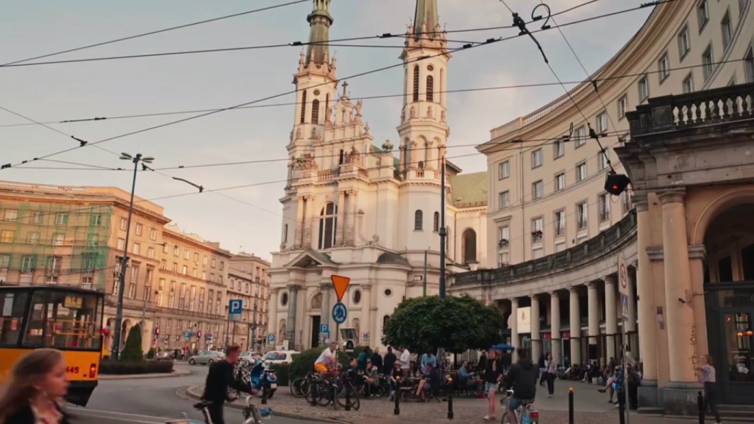 Spot wideo promujący Warszawę, który opublikowano na fanpage'u „Fall in Love with Warsaw”, zyskał dużą popularność