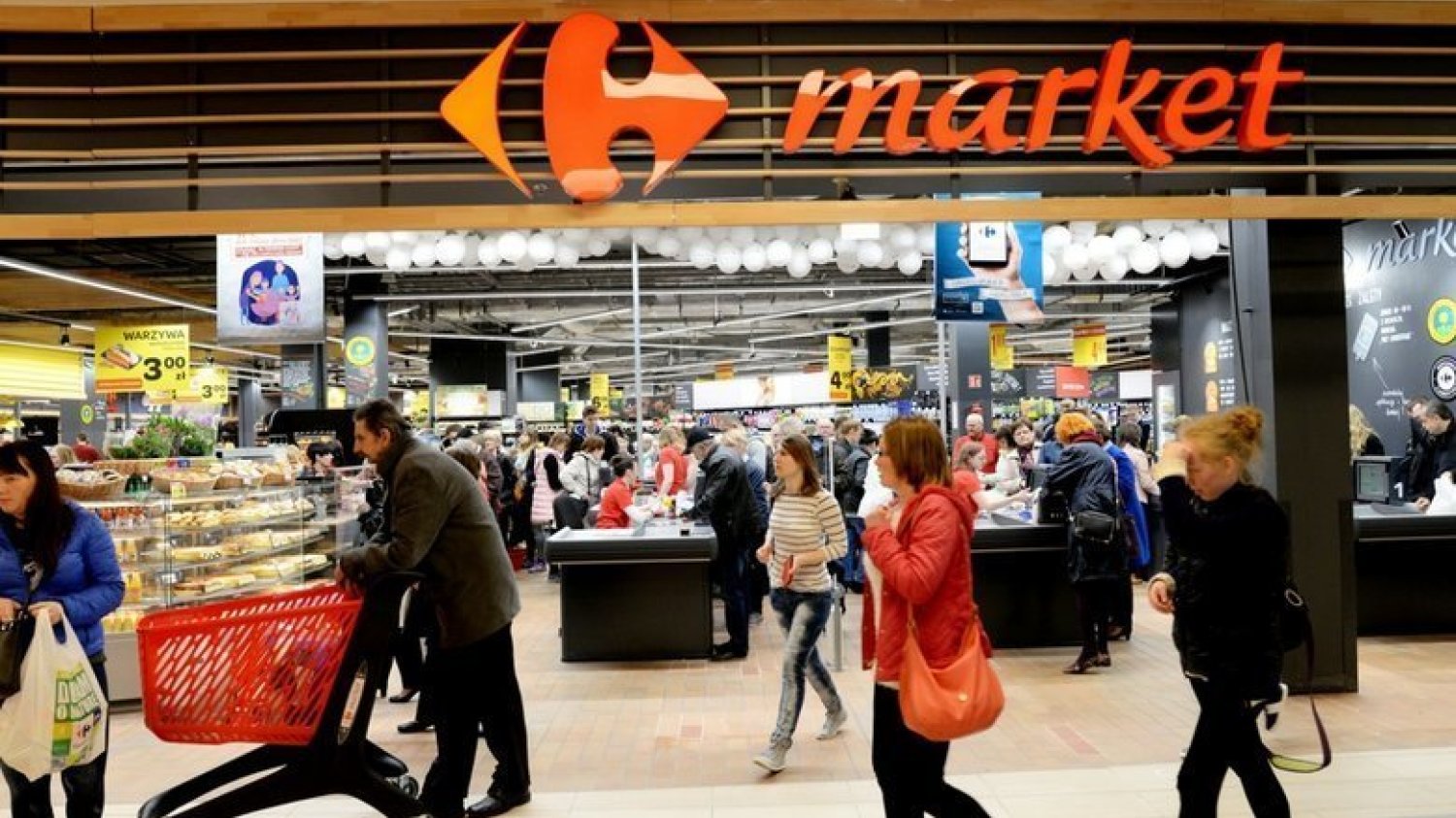 Carrefour testuje właśnie pierwsze autonomiczne sklepy. W Polsce będzie miał konkurentów - działające już sklepy Take&Go oraz w przyszłości Żabkę.