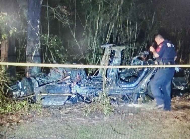 Badający sprawę już teraz twierdzą, że są niemal pewni, że mężczyźni, którzy zginęli w wypadku, nie prowadzili samochodu.