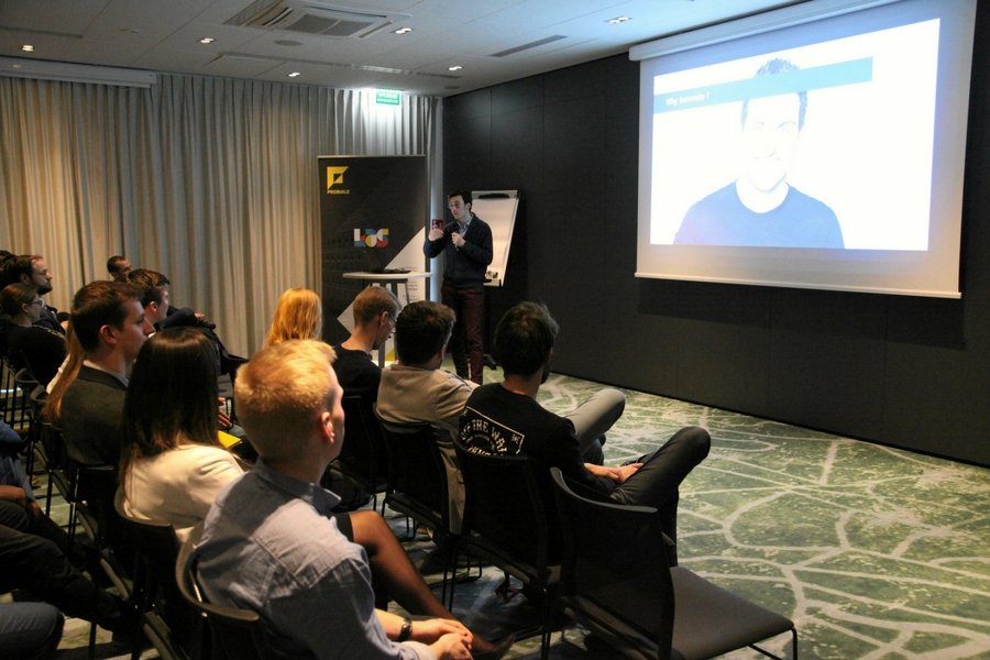 Dawanie pieniędzy rozpieszcza - twierdzą inwestorzy. I zapowiadają finansowanie wyłącznie rozwiniętych już projektów, a nie samych idei.