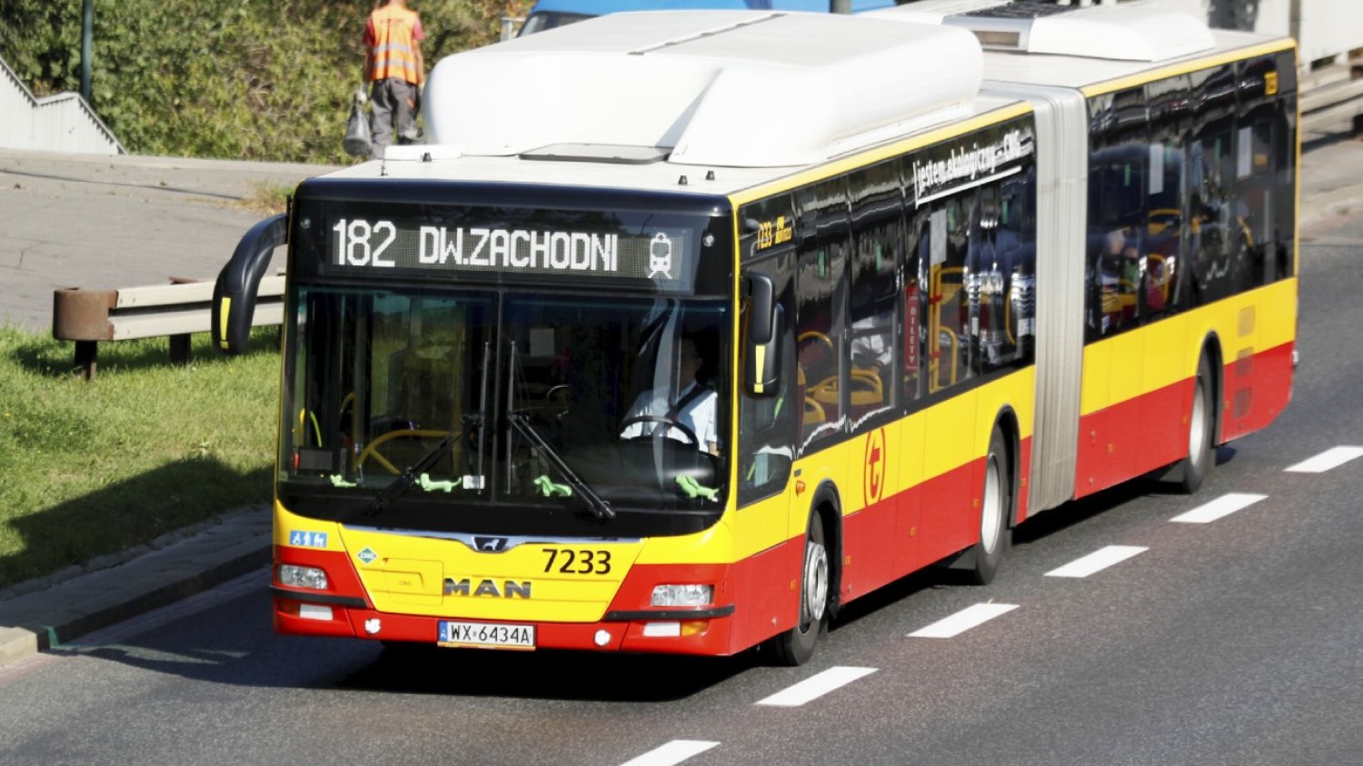 Autobus MAN na ulicach Warszawy