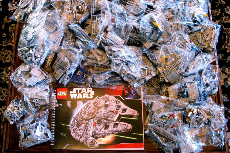 Zestaw Lego Millennium Falcon z 2007 roku. Jego wartość wzrosła z 342,49 do 2712 funtów.