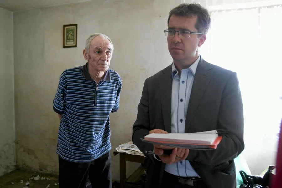 Najbardziej znienawidzona postać pracy komornika: wizyty u najbiedniejszych.