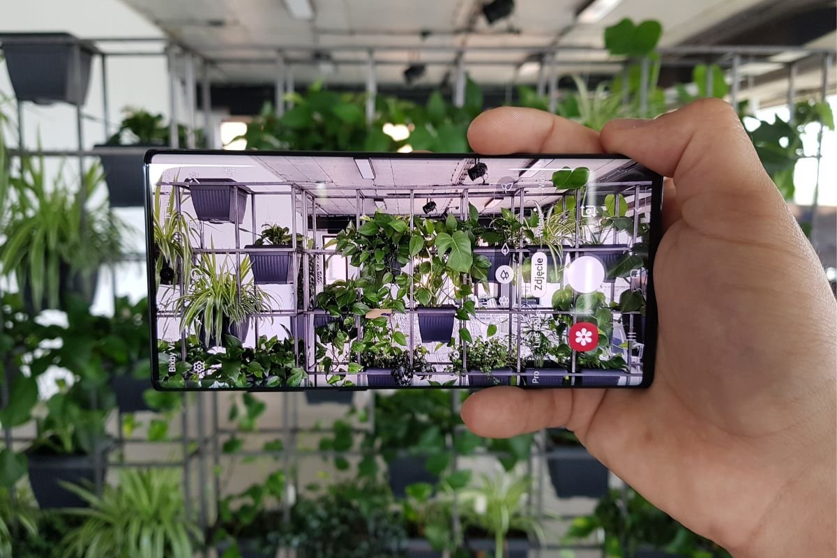 Ekran w smartfonie Samsung Galaxy Note 10+ robi piorunujące wrażenie.