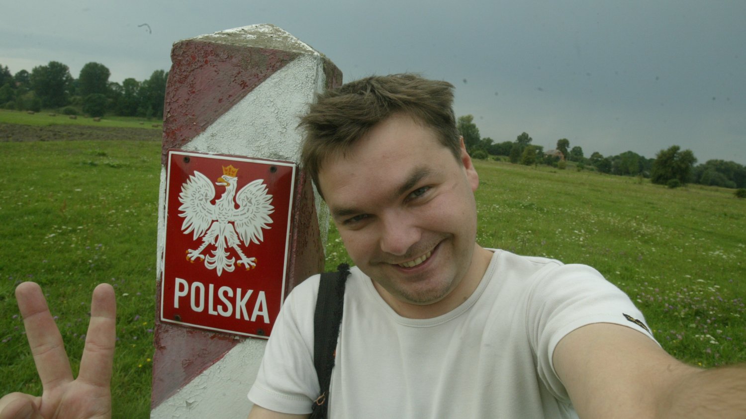 W przeciwieństwie do granic z innymi krajami Unii Europejskiej, polsko-rosyjską granicę można przekraczać tylko w miejscach wyznaczonych, czyli na przejściach granicznych.