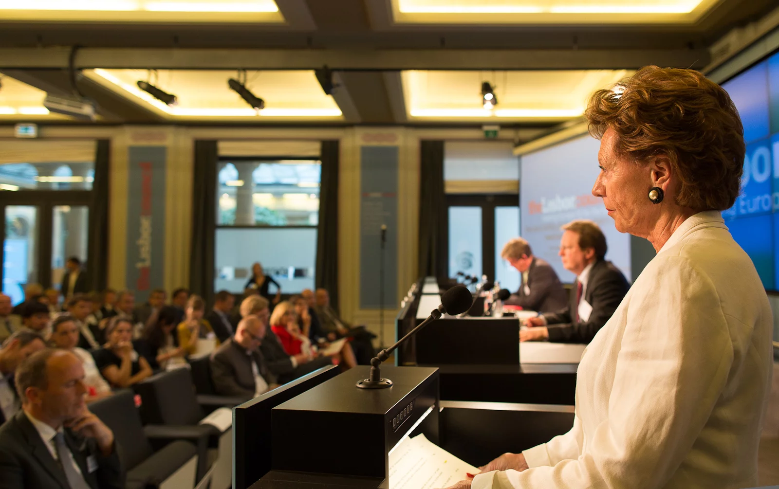 Neelie Kroes zarządzająca Startup Delta podczas Startup Nations Summit 2015 otrzymała nagrodę za przełomową działalność na rzecz innowacji.