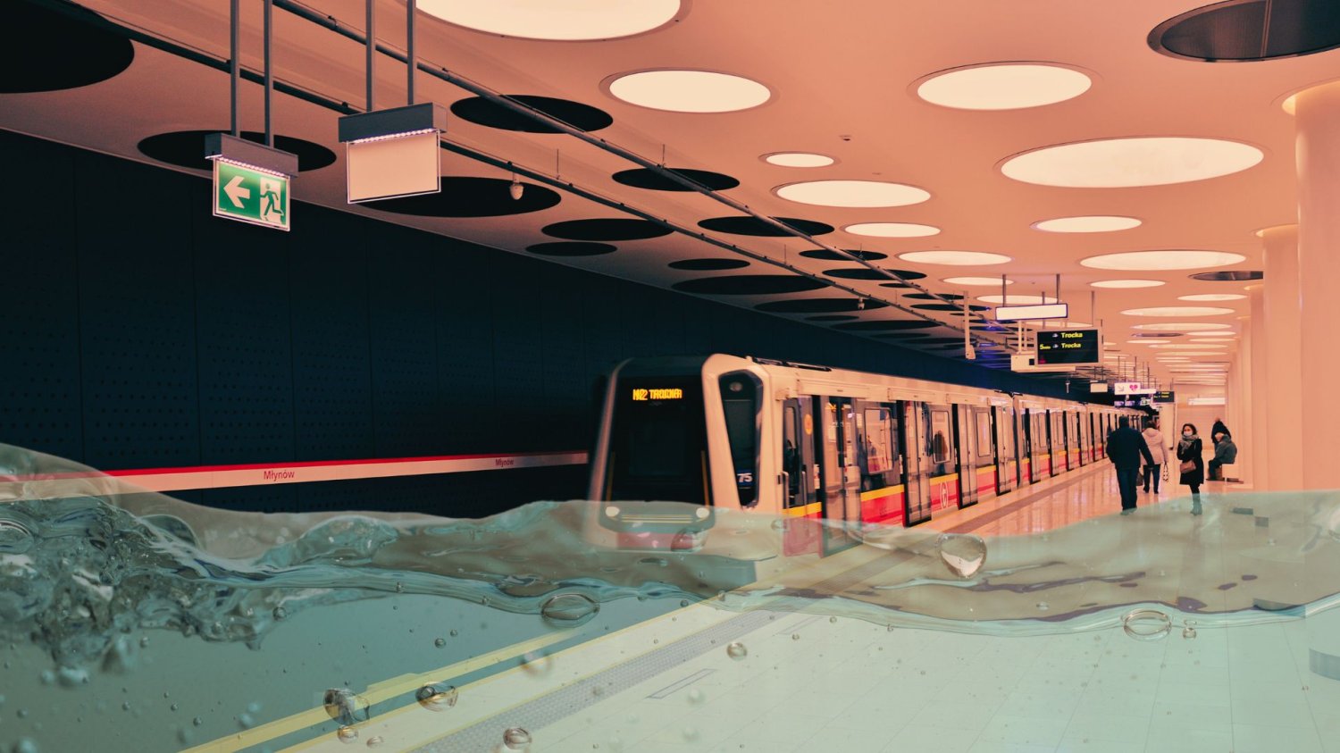 Warszawskie metro z wklejoną wodą. Wycieki w warszawskim metrze. Pasażerowi muszą omijać rdzawe kałuże