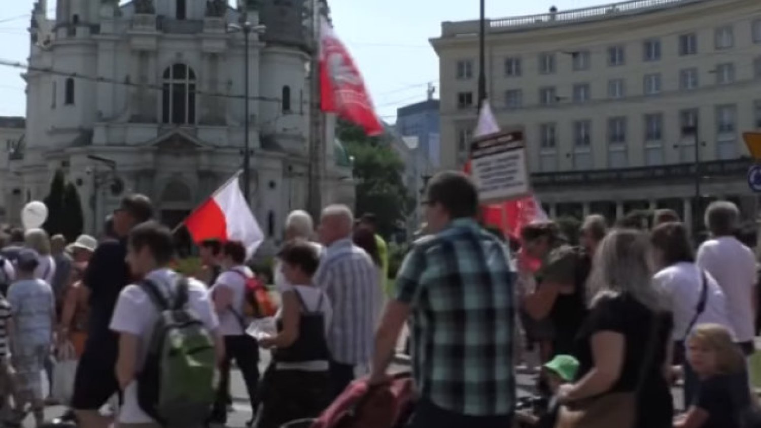 Manifestacja antyszczepionkowców w Warszawie