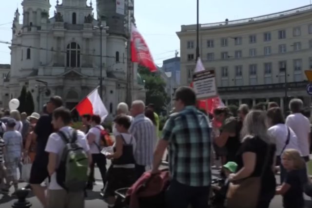 Manifestacja antyszczepionkowców w Warszawie