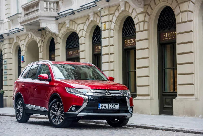 Mitsubishi Outlander Calligraphy to opcja dla moto-estetów