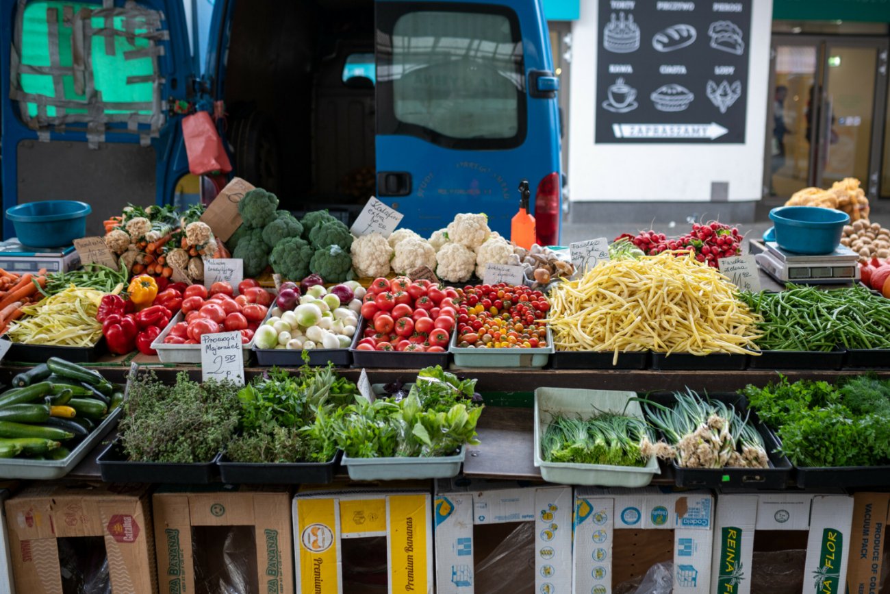 Stoisko z warzywami.