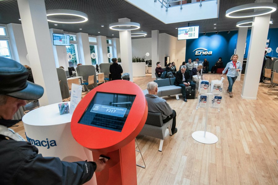 Biuro obsługi klienta koncernu Enea. W wyniku przejęcia linii energetycznej na polsko-białoruskiej granicy firma miała ponieść szkodę rzędu ponad 15 mln zł.