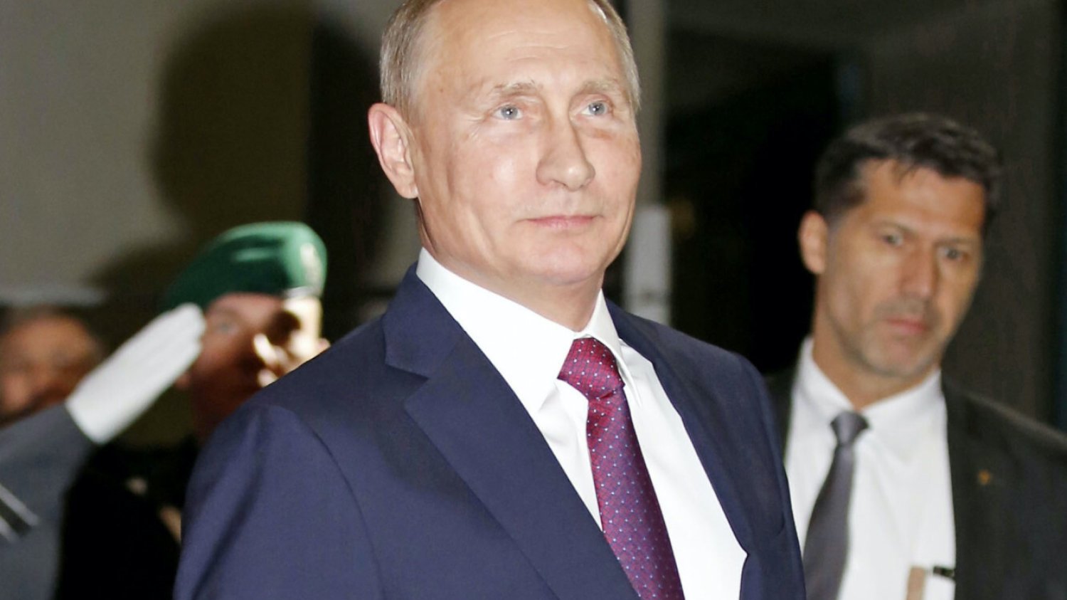 Władimir Putin rozdaje pieniądze na dodatkowe emerytury mimo kryzysu gospodarczego.