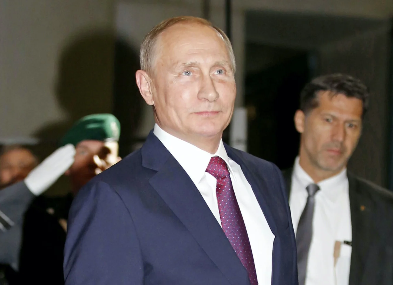 Władimir Putin rozdaje pieniądze na dodatkowe emerytury mimo kryzysu gospodarczego.