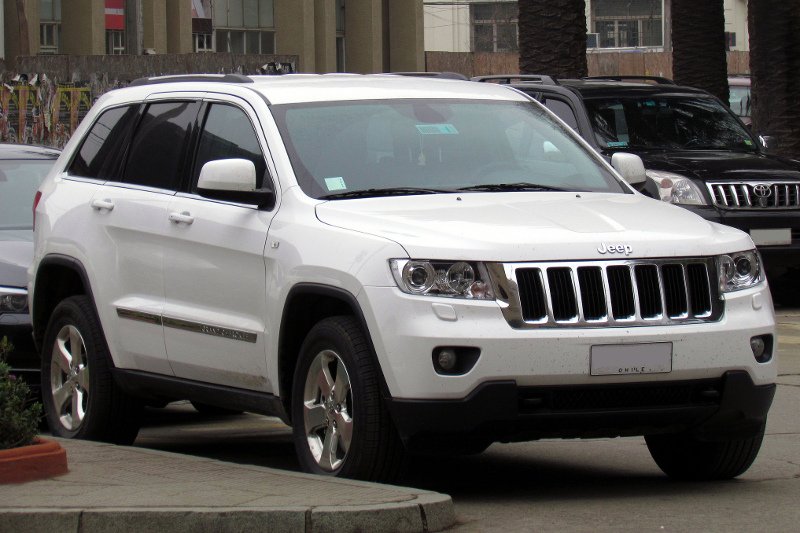 Niemal pół miliona samochodów jest zagrożonych atakami hakerów. Mogą przejąć kontrolę nad hamulcami i spowodować wypadek.