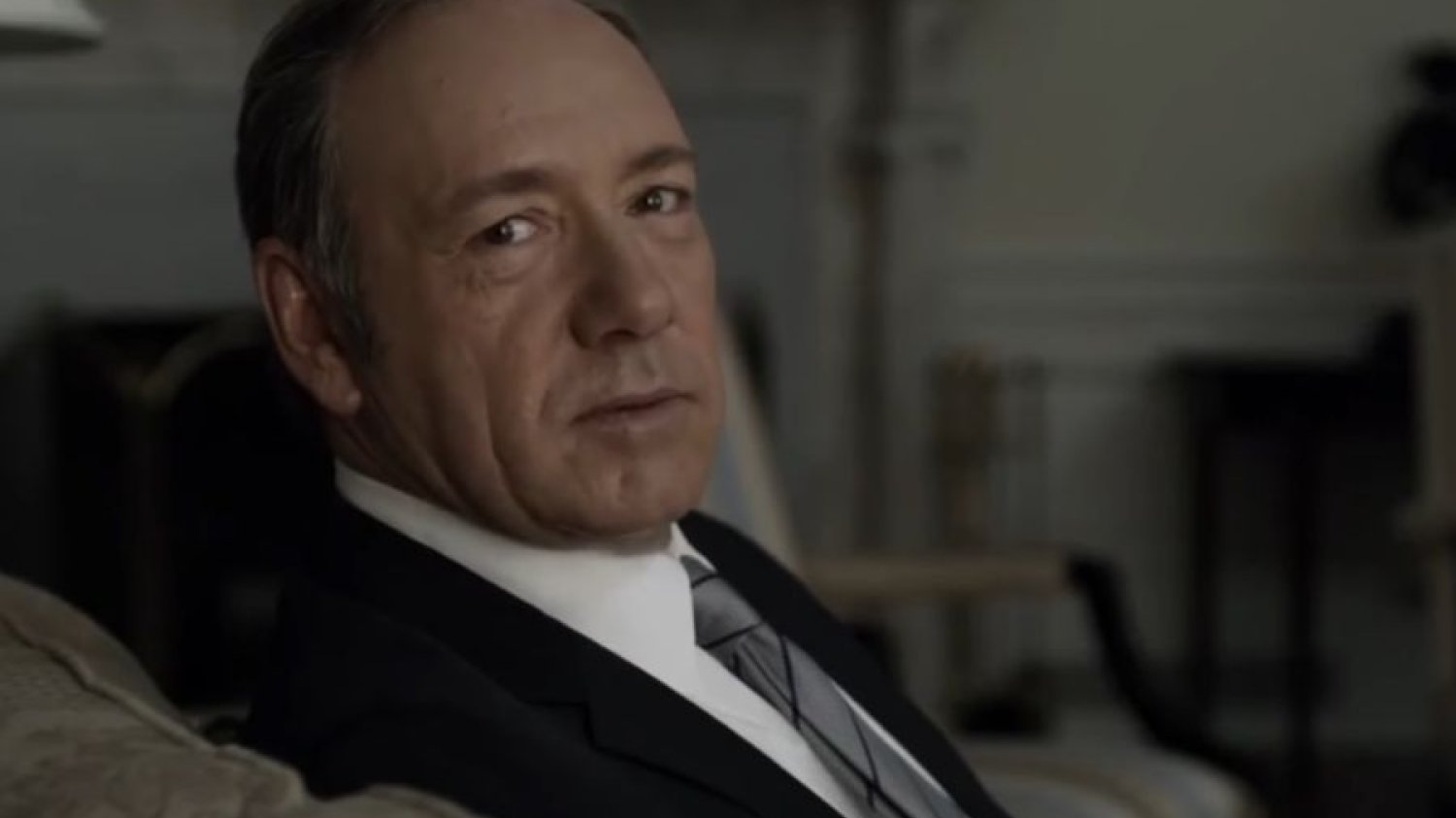 Ekstrawertyk z wysokim poziomem inteligencji, trochę niczym Frank Underwood z popularnego serialu "House of Cards".