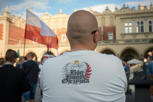 „Drodzy Rodacy. Portal Polfejs powróci już za jakiś czas’ Na pochybel czerwonym do zobaczenia wkrótce Polscy Patrioci ’ Chwała Wielkiej Polsce! — Polfejs.pl” - komunikat o takiej treści pojawiał się, gdy próbowaliśmy wejść na stronę „polskiego Facebooka”