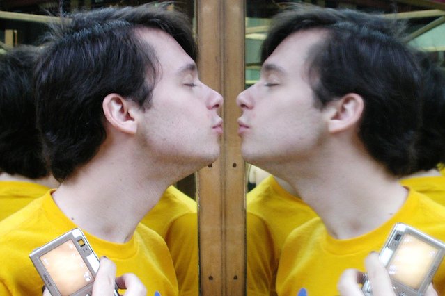 Dobrze jest się kochać, ale ślepe zapatrzenie w siebie może bardzo zaszkodzić.