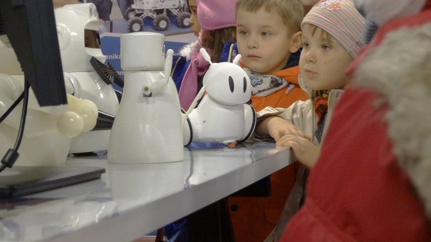 Photon to polski robot, który będzie dojrzewał razem z dzieckiem.