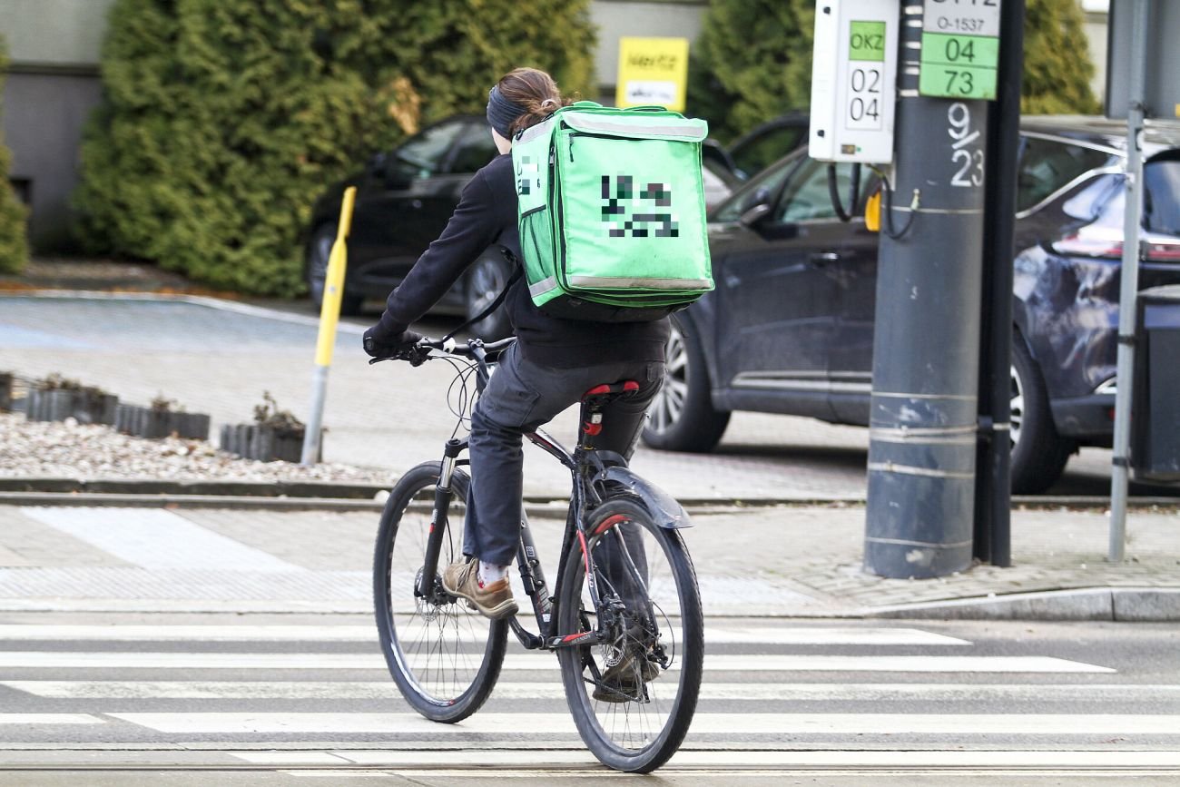 Praca dostawców jedzenia nie jest dla wielu z nich spełnieniem marzeń