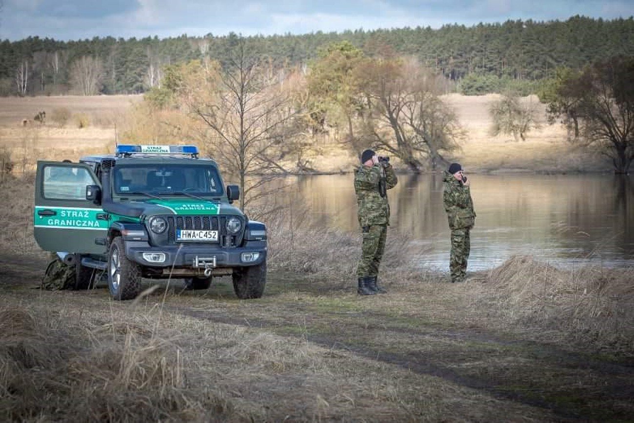 Pogranicznicy Straży Granicznej podczas patrolu