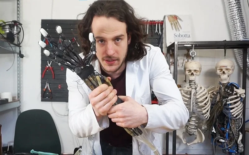 Łukasz Koźlik pracuje nad stworzeniem humanoidalnego robota