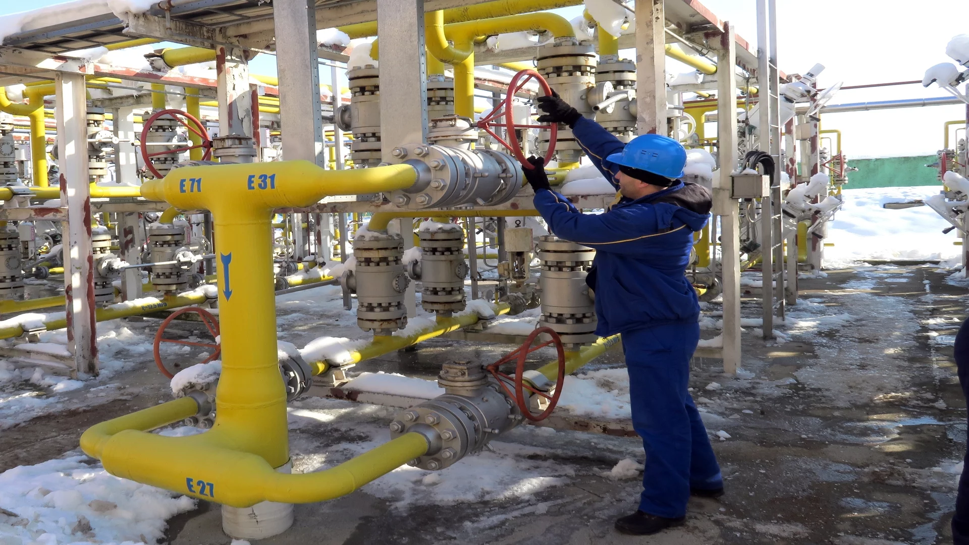 Zakaz importu gazu z Rosji. Polska w pelerynie superbohatera ratuje sąsiadów