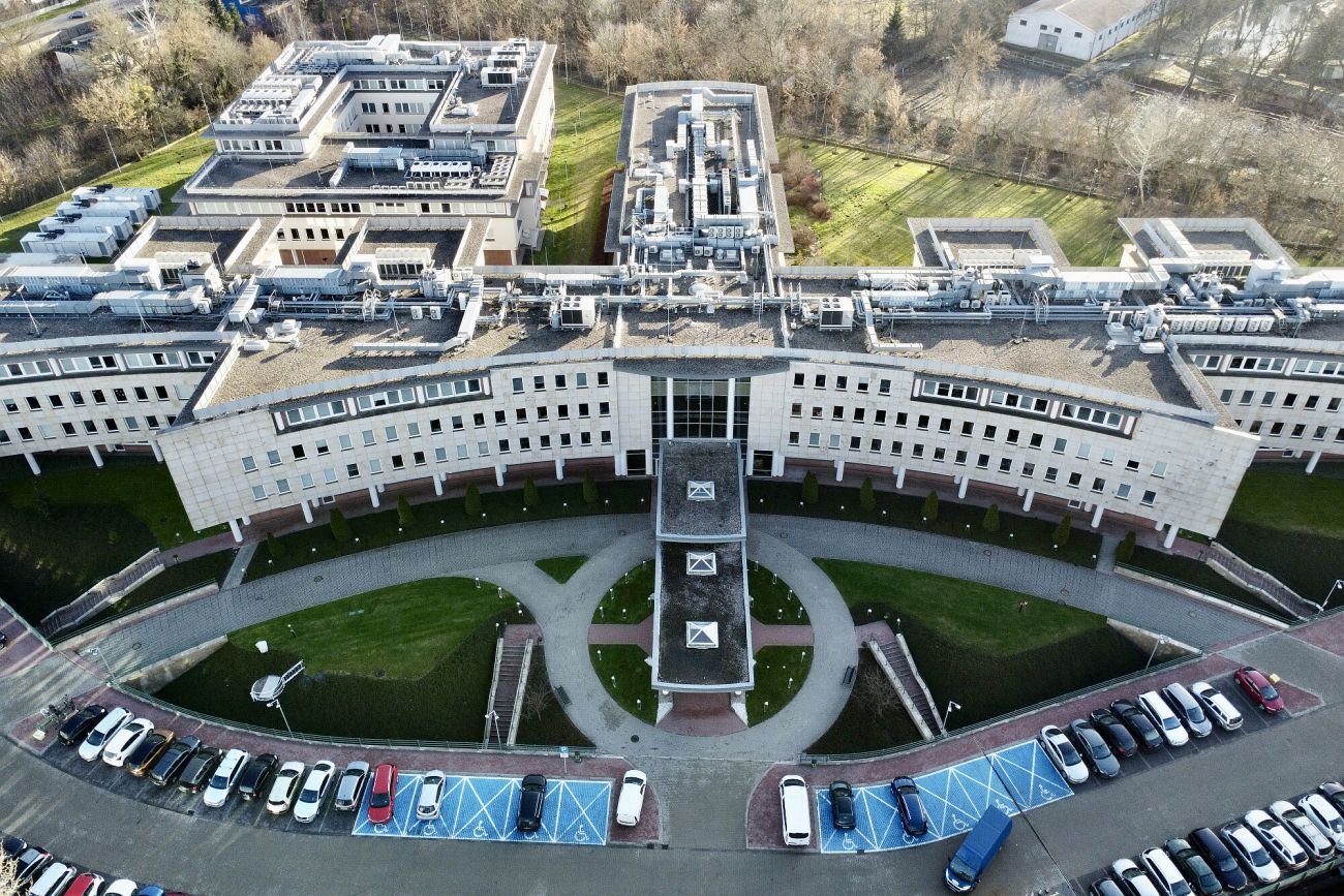 Warszawska centrala Zakładu Ubezpieczeń Społecznych przy ul. Szamockiej