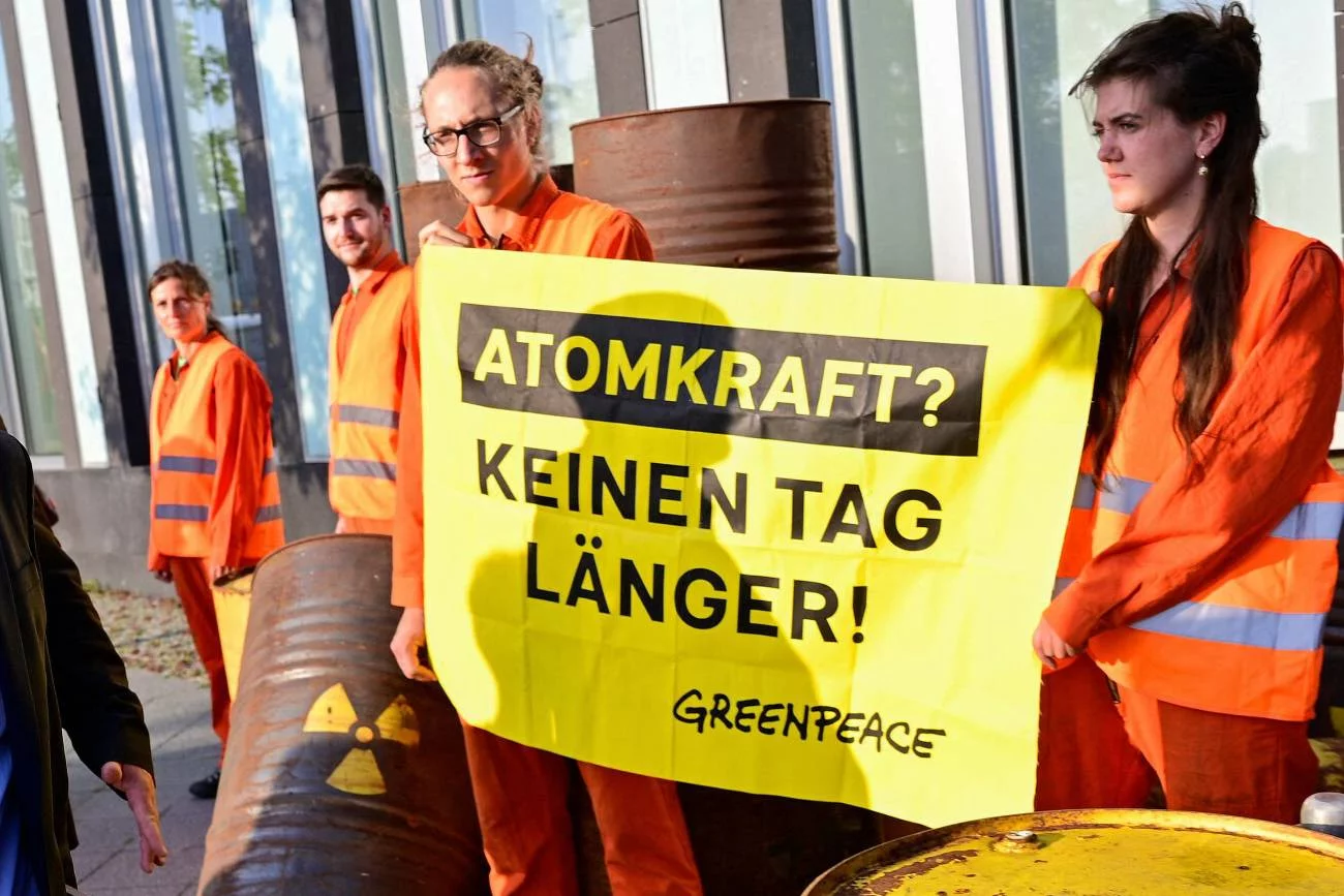 Aktywiści Greenpeace w Niemczech protestują przeciwko energii jądrowej