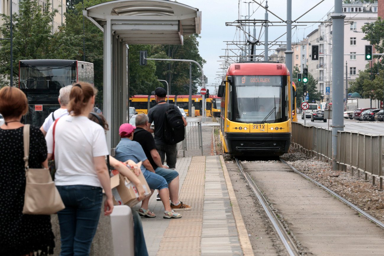 Specjalna legitymacja uprawnia do przejazdów komunikacją miejską za darmo