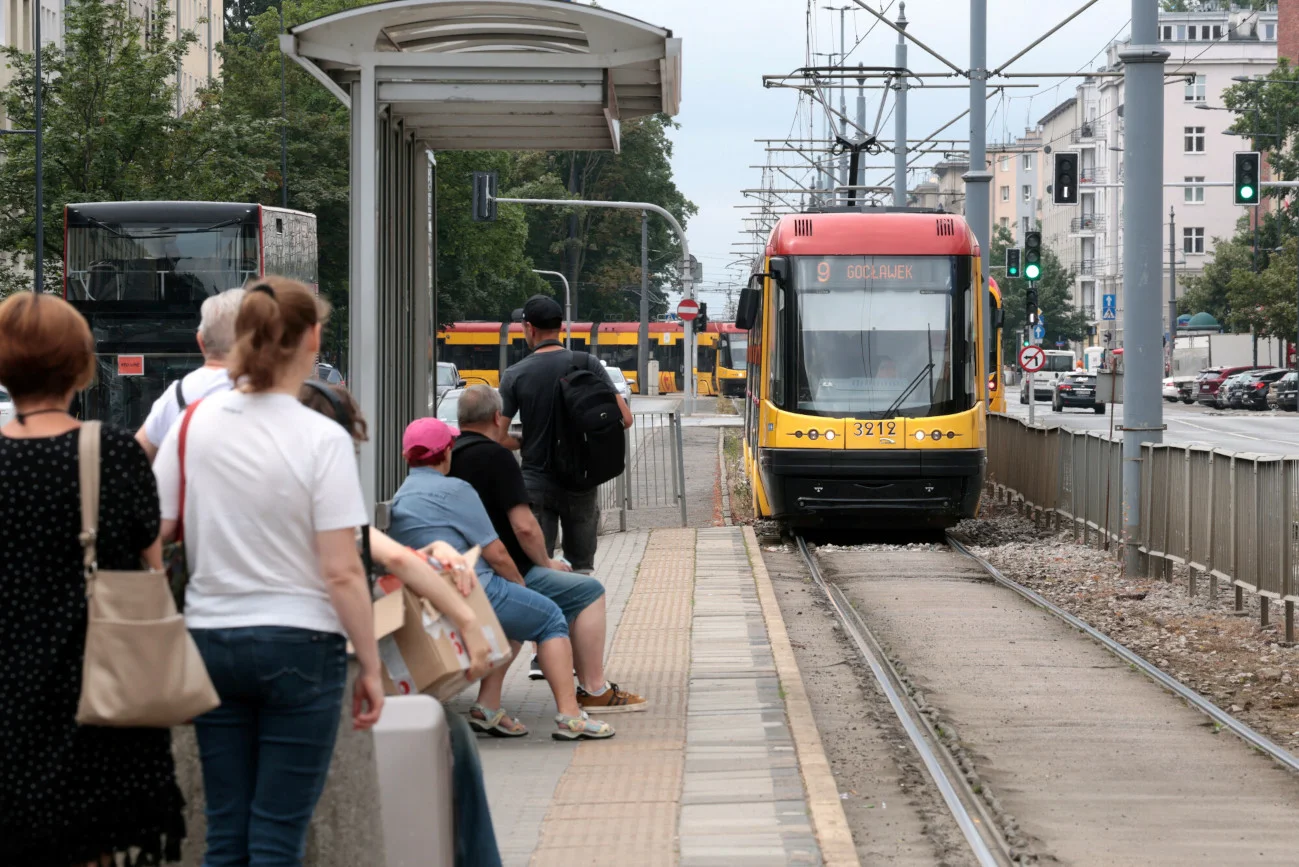 Specjalna legitymacja uprawnia do przejazdów komunikacją miejską za darmo
