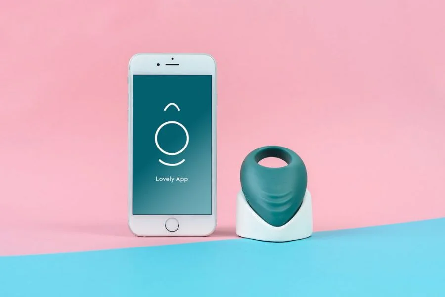 Opaska lovely.com i odpowiednia aplikacja na smartfona.