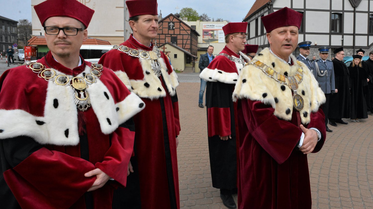 Uczelnie powinny zacząć rozglądać się za najlepszymi maturzystami. Za każdego z nich resort zapłaci 7,8 tys. złotych