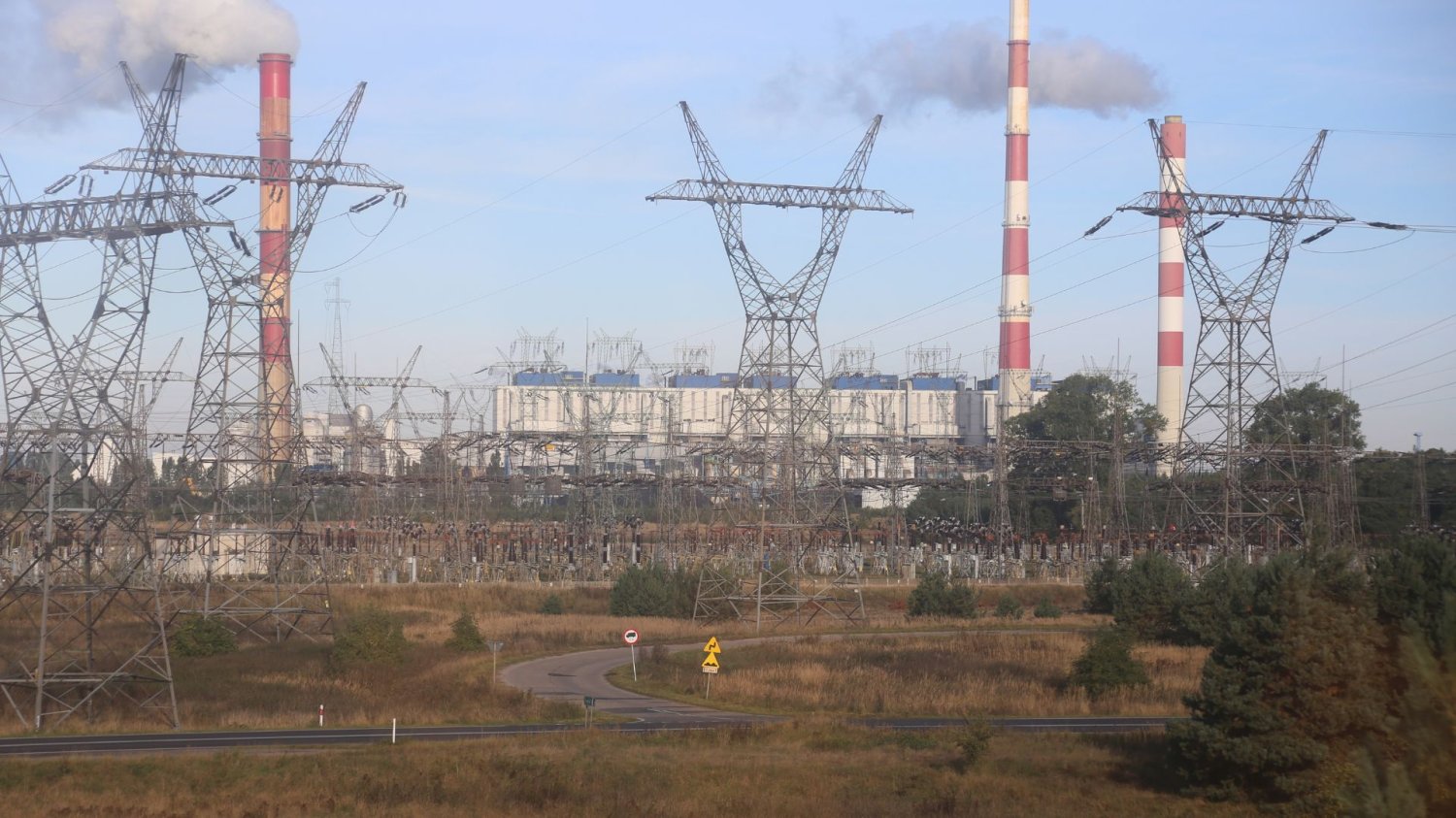 Elektrownia Dolna Odra w Gryfinie. PGE podpisało porozumienie o Programie Dobrowolnych Odejść z atrakcyjną odprawą.