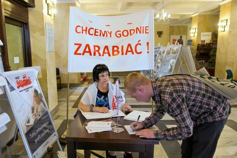 Średnie wynagrodzenie w wielu branżach pozostaje w sferze marzeń