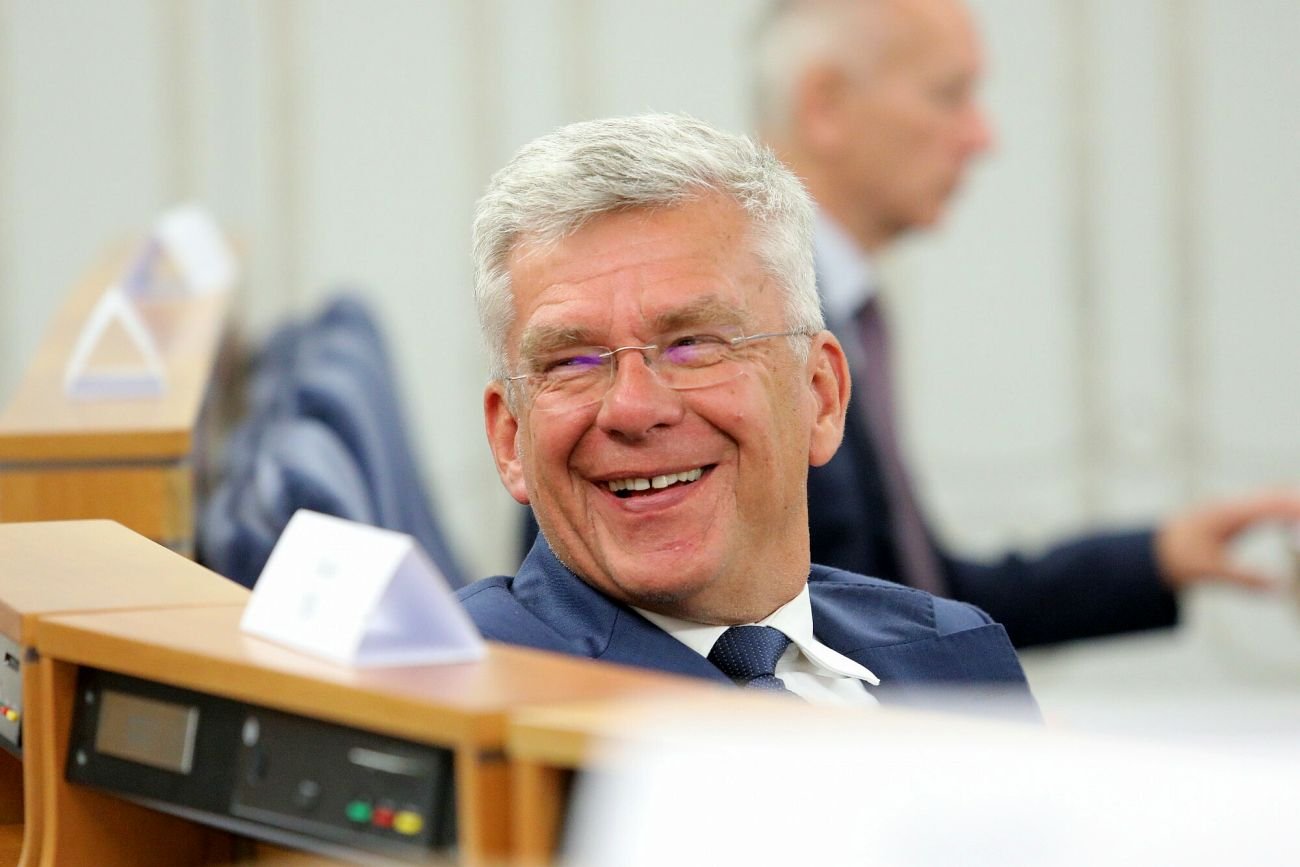 Senator PiS, Stanisław Karczewski próbuje bagatelizować wzrost rat kredytów