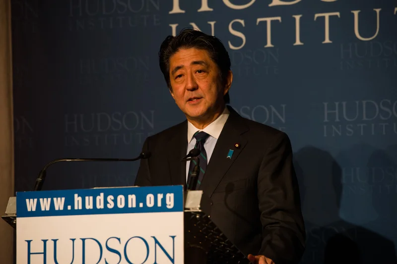 Ambitny plan premiera Shinzo Abe spalił na panewce.