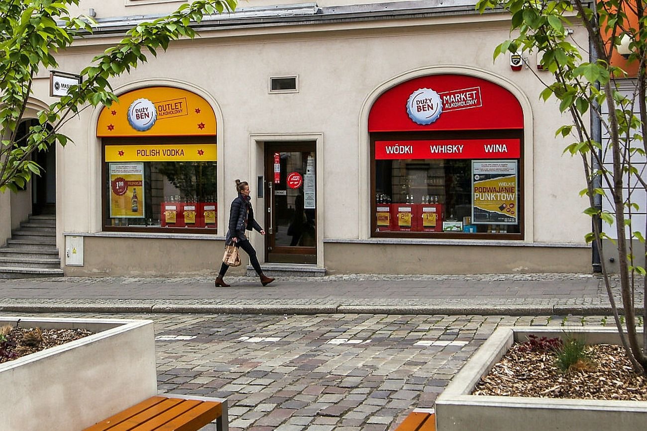 Część z 250 sklepów alkoholowych sieci Duży Ben jest otwartych w każdą niedzielę