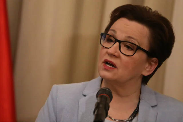 Minister Edukacji Narodowej zdaje się nie przejmować losem nauczycieli.