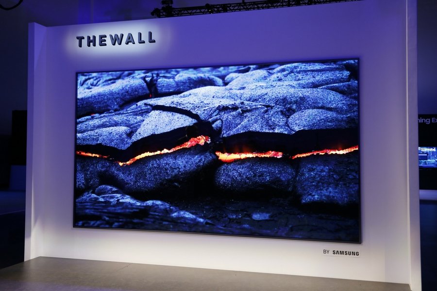 Prezentacja Samsung The Wall podczas targów CES w Las Vegas.