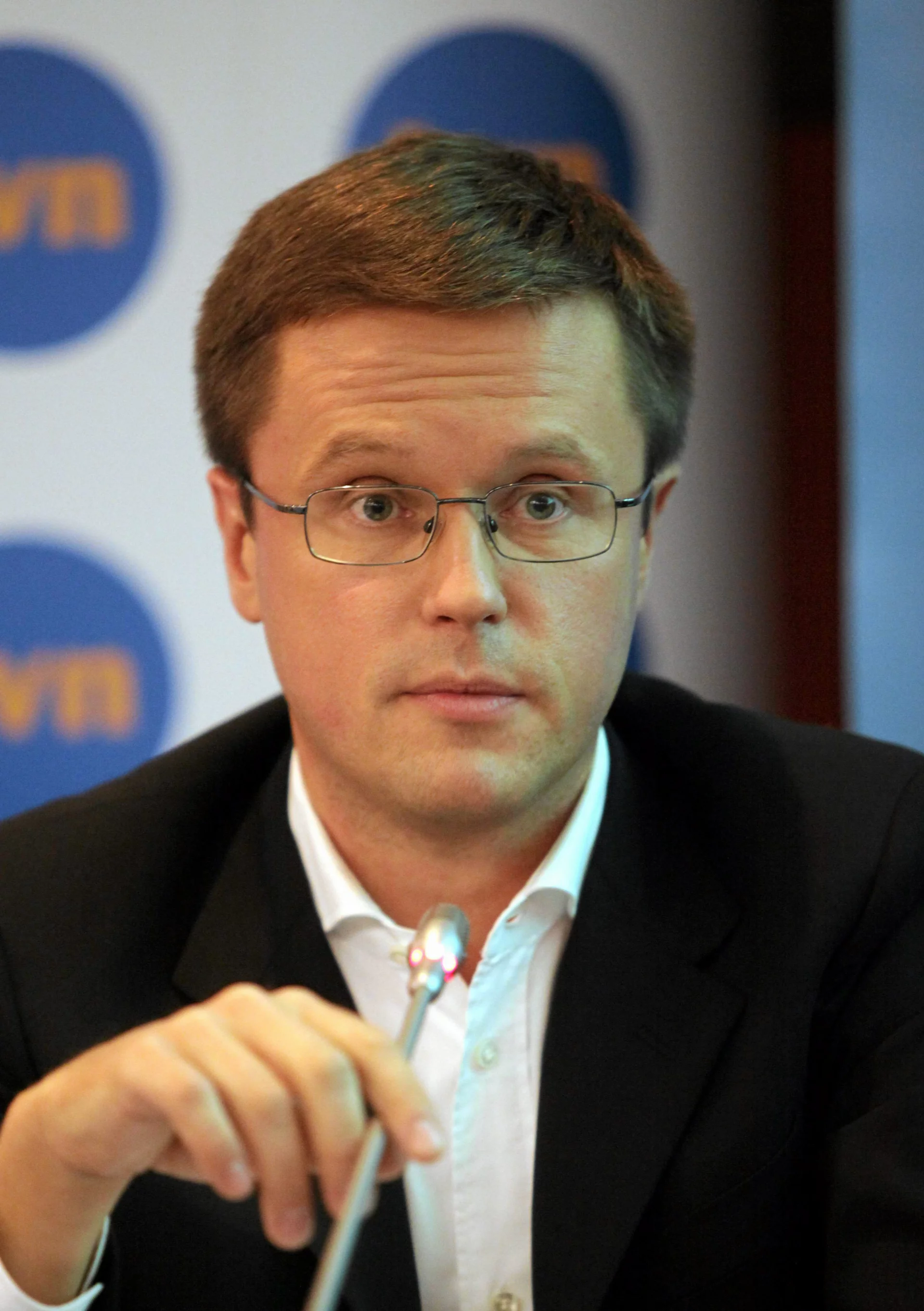 Już jako licealista mocno interesował się biznesem, rynkiem i giełdą