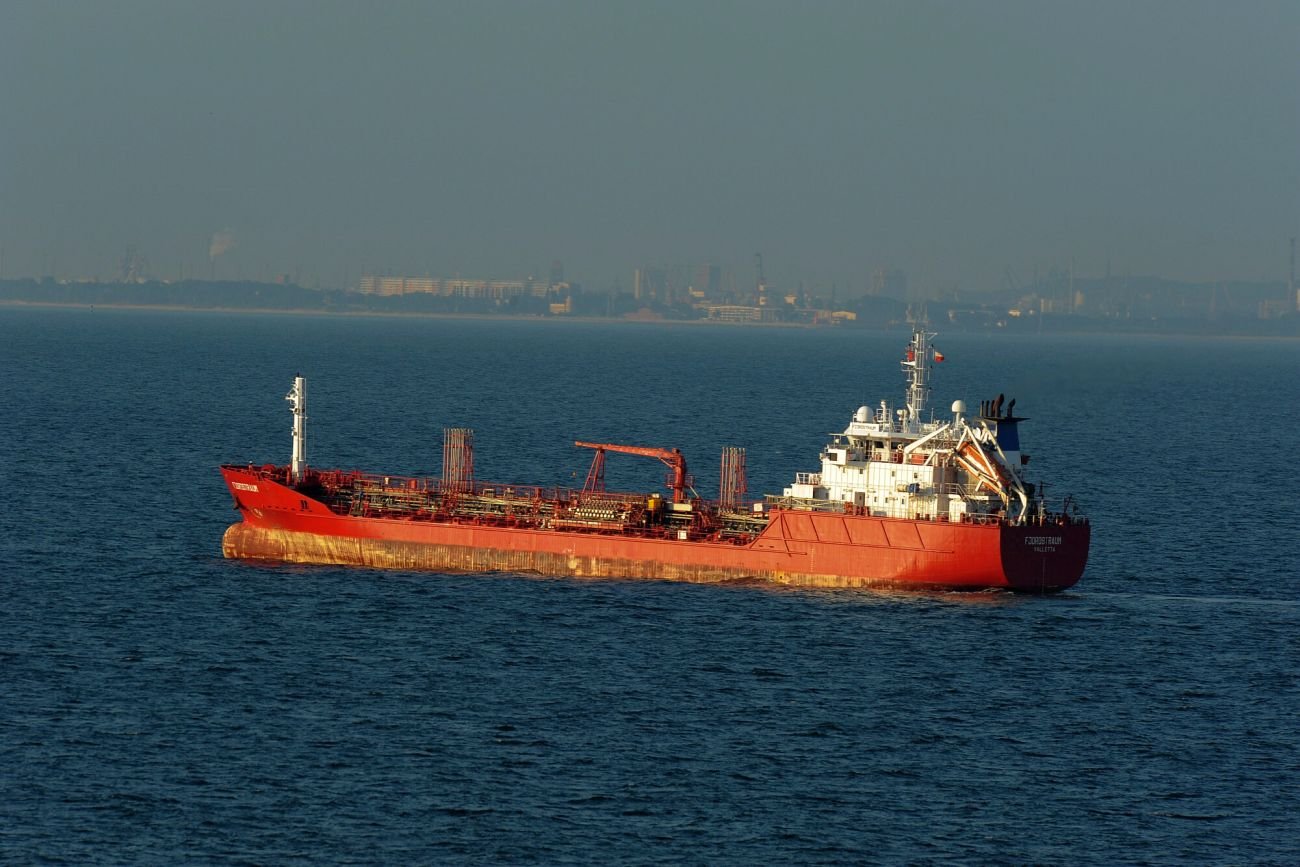 Do europejskich portów ciągle zawijają tankowce z rosyjską ropą