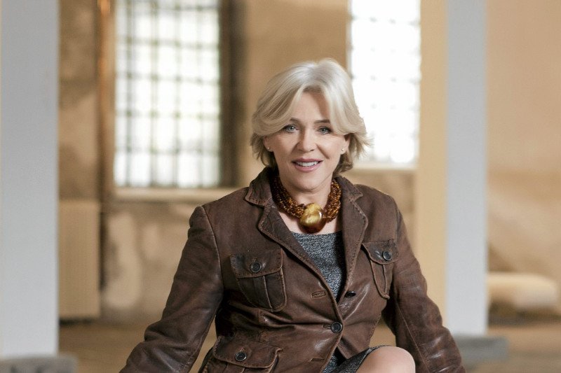 Na zdjęciu Bożena Batycka - polska bizneswomen, przedsiębiorca, projektantka mody w swojej fabryce Batycki.