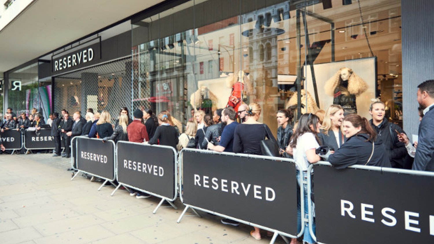 Kolejka do butiku Reserved na londyńskim Oxford Street.